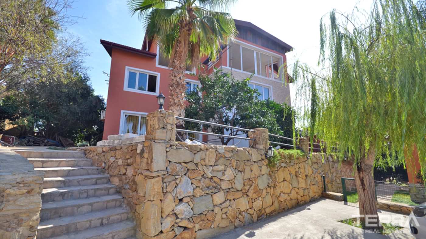 Three Resale Apartments in a Single Complex in a Tranquil Area of Oba