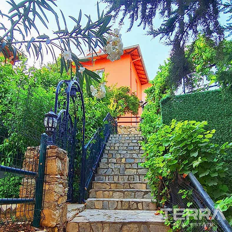 Three Resale Apartments in a Single Complex in a Tranquil Area of Oba - 108993