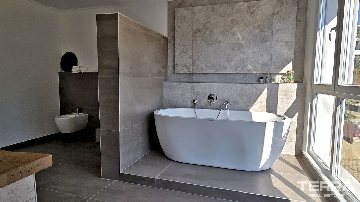 Three Resale Apartments in a Single Complex in a Tranquil Area of Oba - 109016