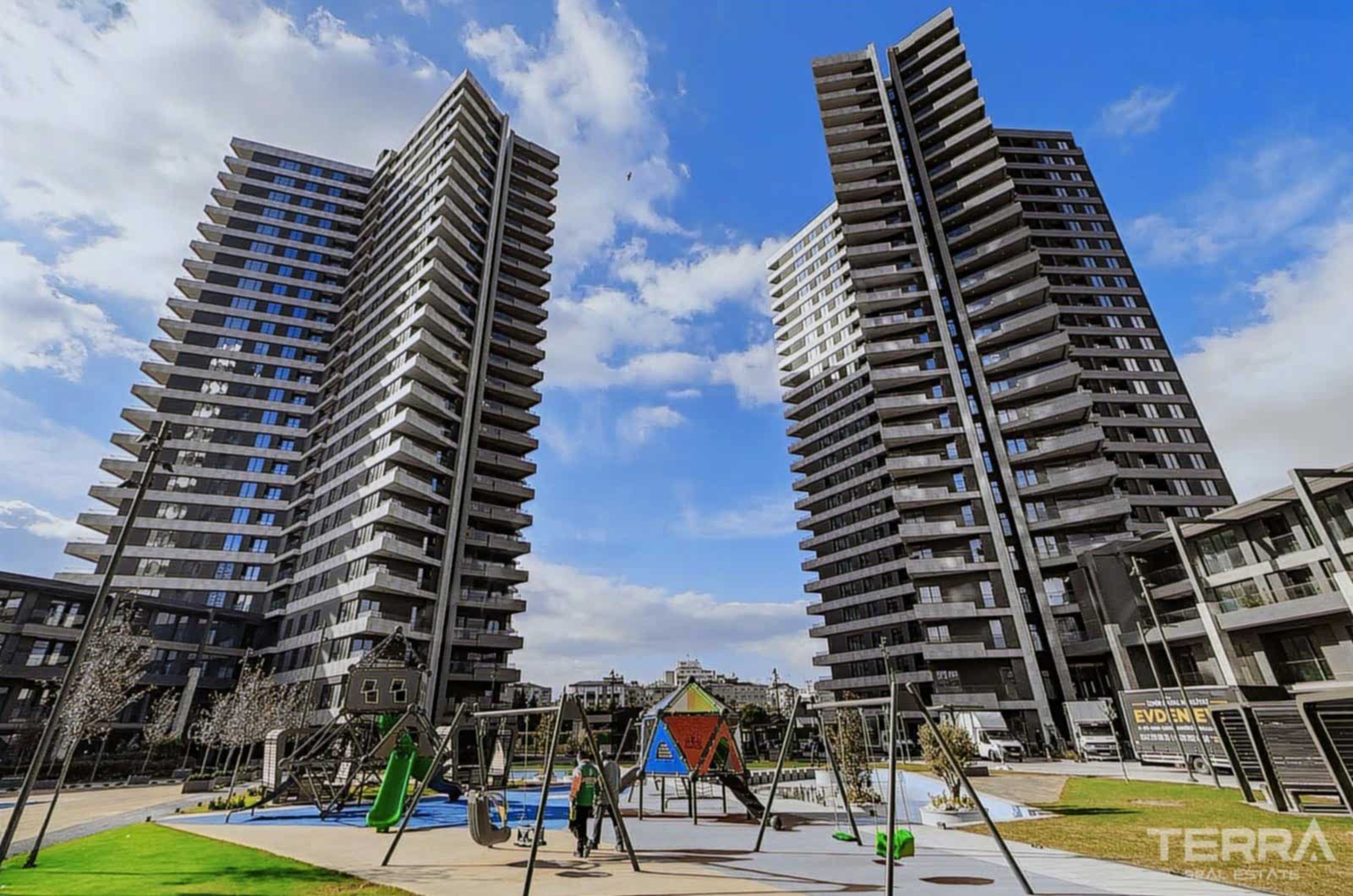 İzmir, Konak'ta Sahile ve Merkeze Yakın Deniz Manzaralı Daireler - 106366
