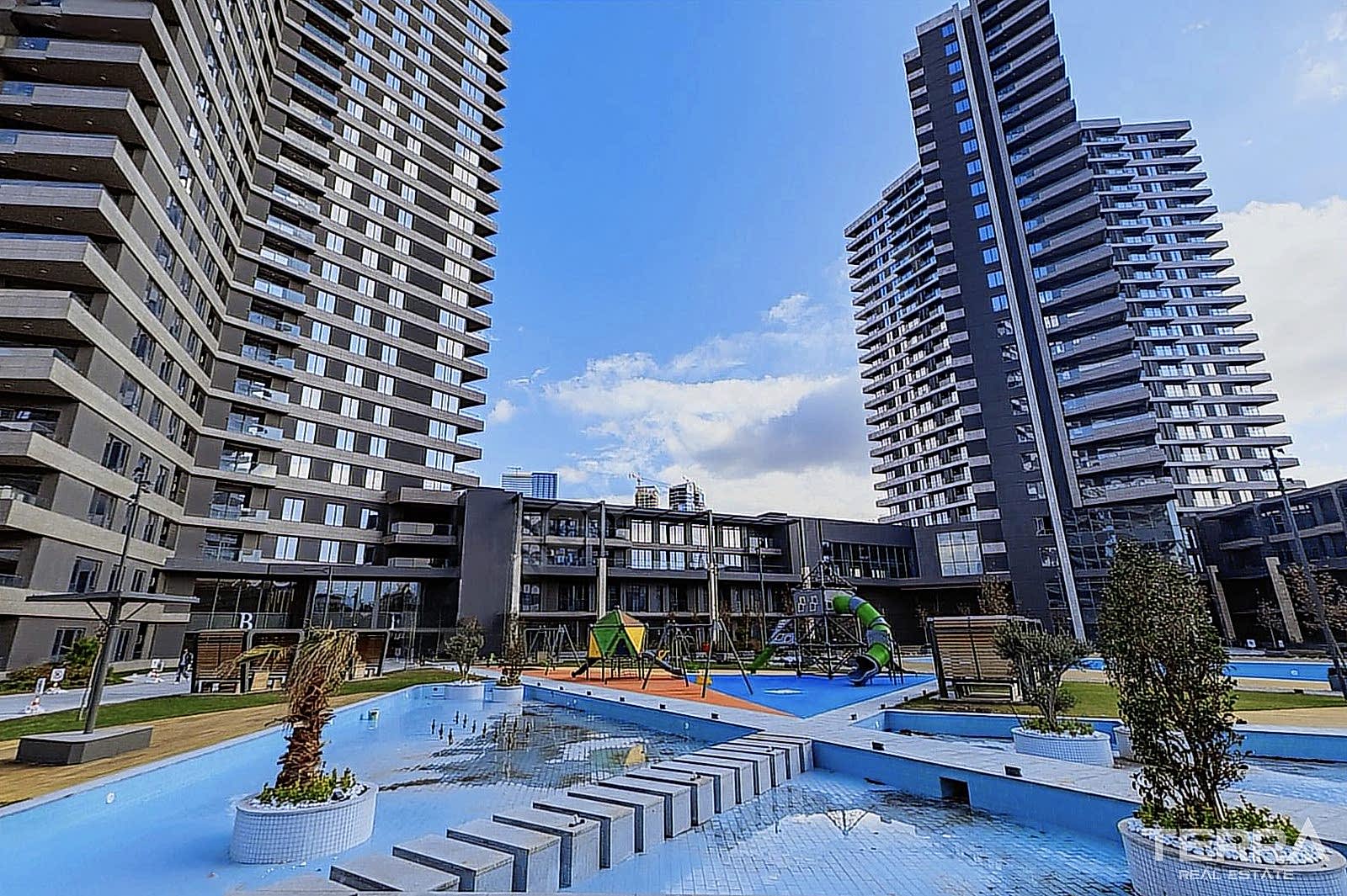 İzmir, Konak'ta Sahile ve Merkeze Yakın Deniz Manzaralı Daireler - 106367