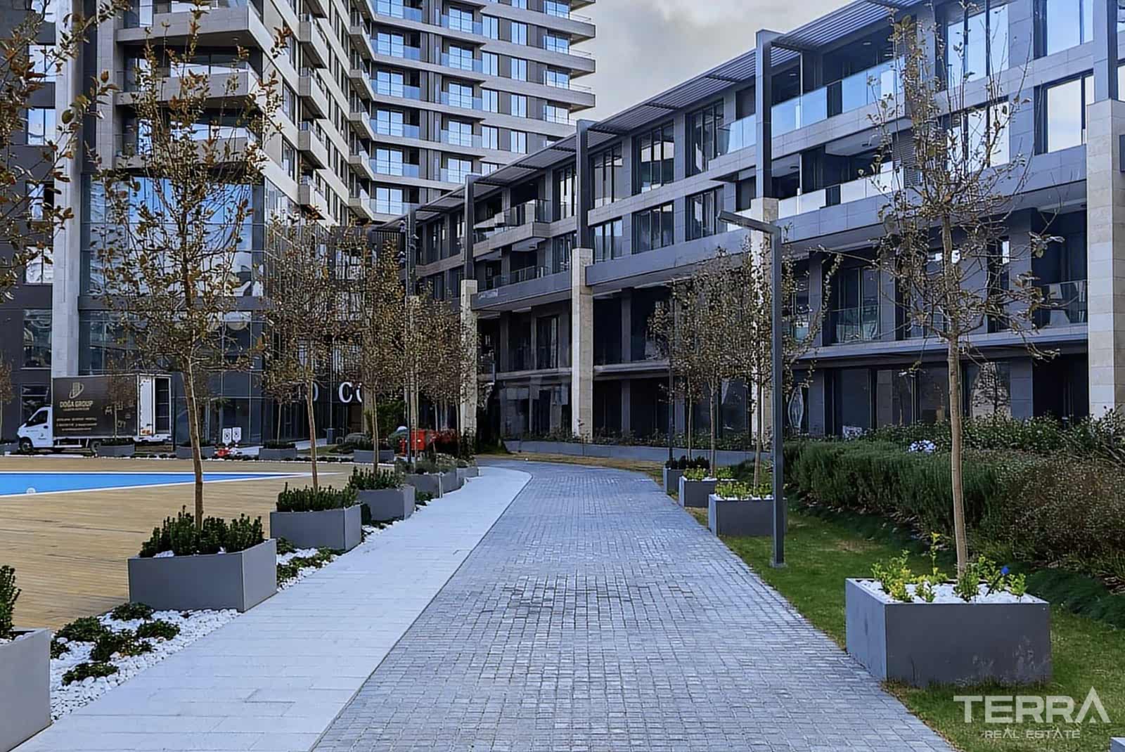 İzmir, Konak'ta Sahile ve Merkeze Yakın Deniz Manzaralı Daireler - 106369