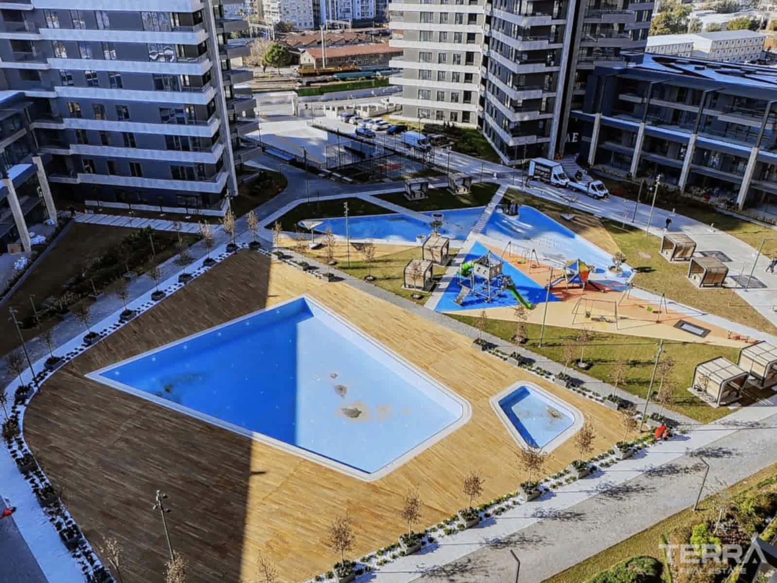 İzmir, Konak'ta Sahile ve Merkeze Yakın Deniz Manzaralı Daireler - 106370