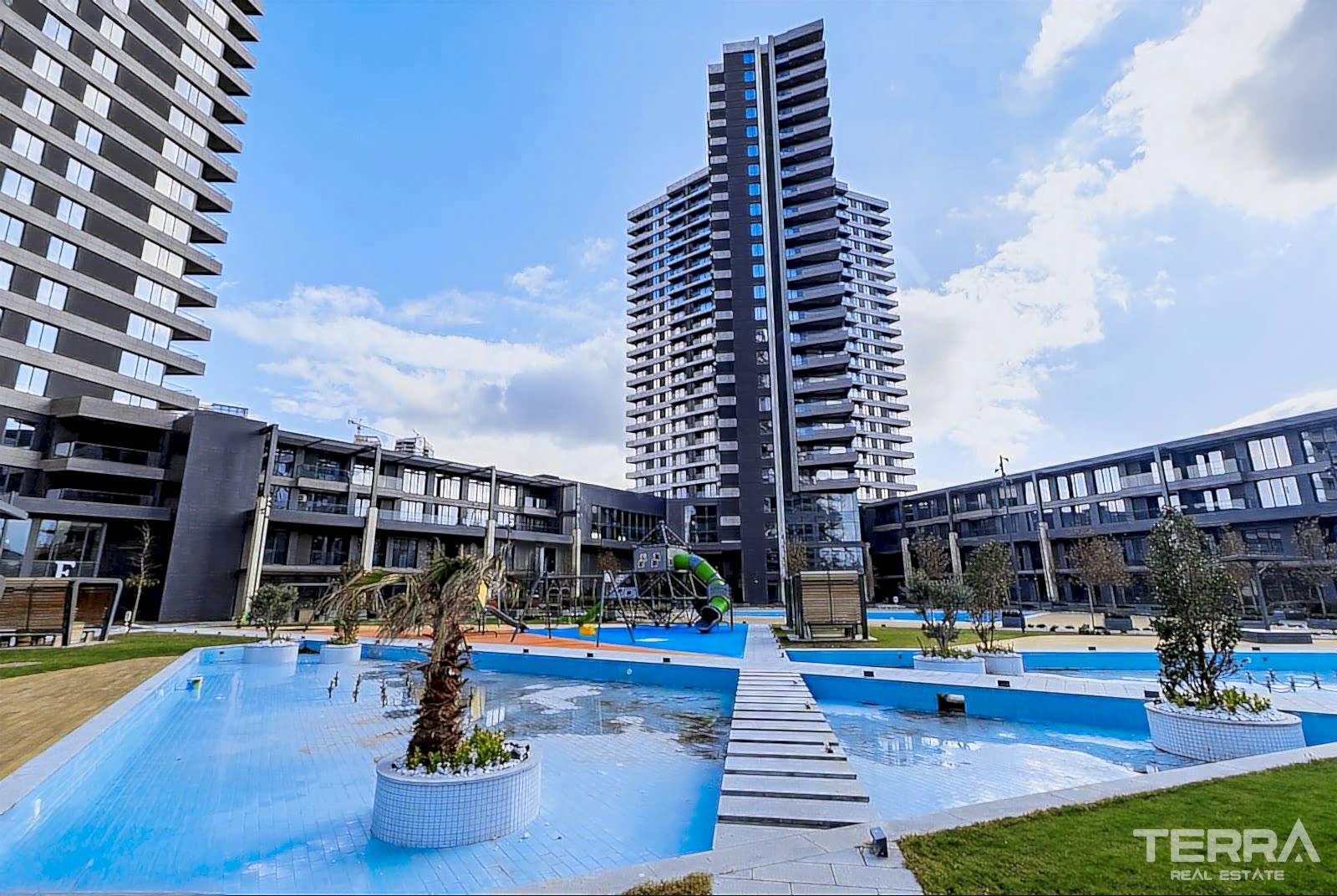 İzmir, Konak'ta Sahile ve Merkeze Yakın Deniz Manzaralı Daireler - 106371