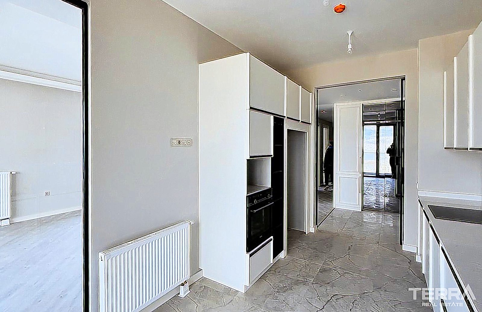 İzmir, Konak'ta Sahile ve Merkeze Yakın Deniz Manzaralı Daireler - 106383