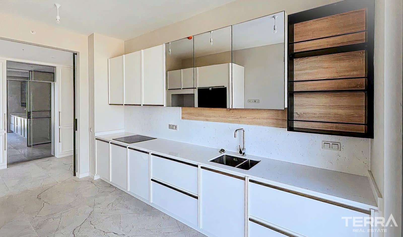 İzmir, Konak'ta Sahile ve Merkeze Yakın Deniz Manzaralı Daireler - 106384