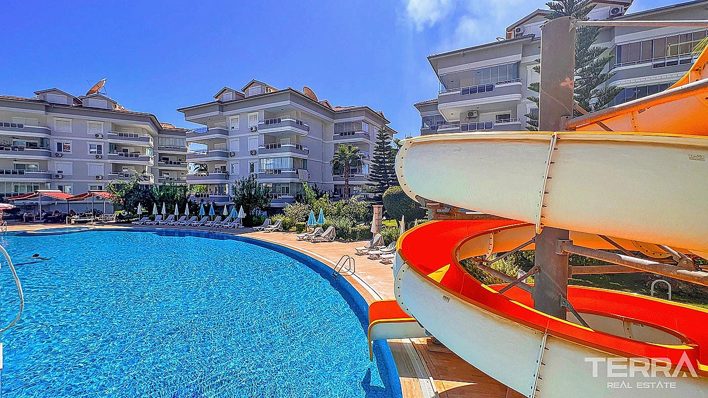 Alanya, Oba'da Crown Resort 1 Sitesinde 3+1 Satılık Daire
