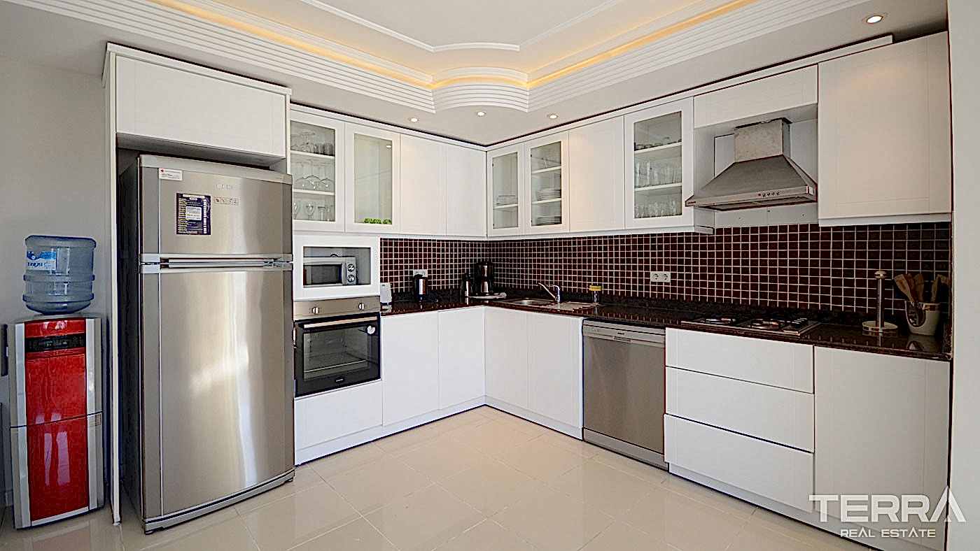 Alanya, Oba'da Crown Resort 1 Sitesinde 3+1 Satılık Daire - 109581