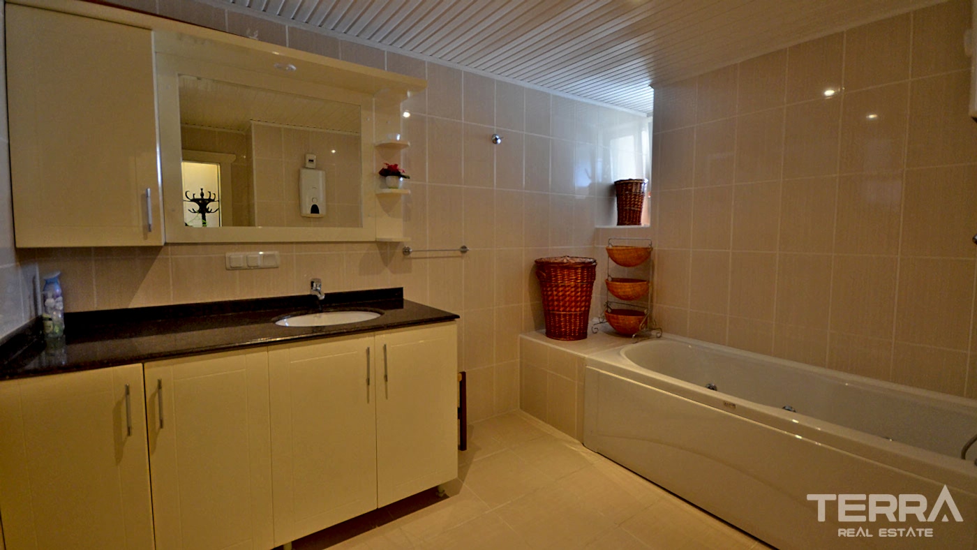 Alanya, Oba'da Crown Resort 1 Sitesinde 3+1 Satılık Daire - 109595