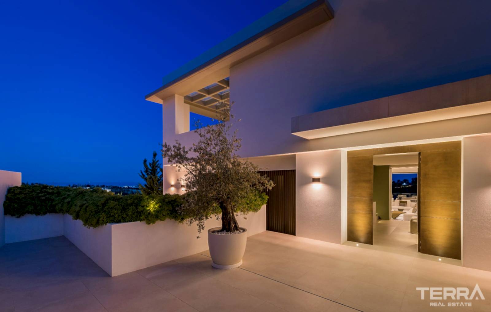Golf Villa for Sale in Benahavís, Costa del Sol, Spain - 120162