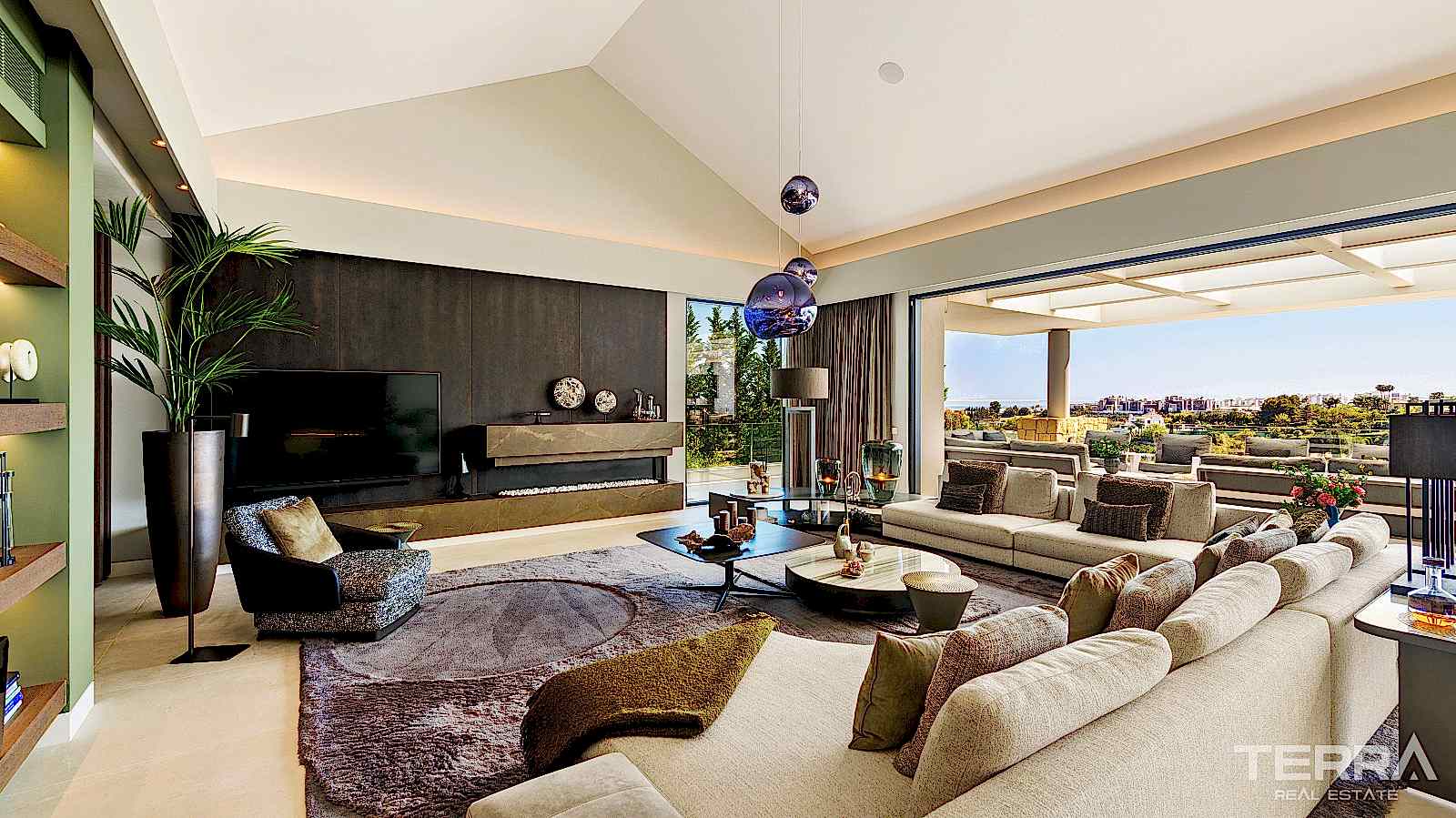 Golf Villa for Sale in Benahavís, Costa del Sol, Spain - 120165