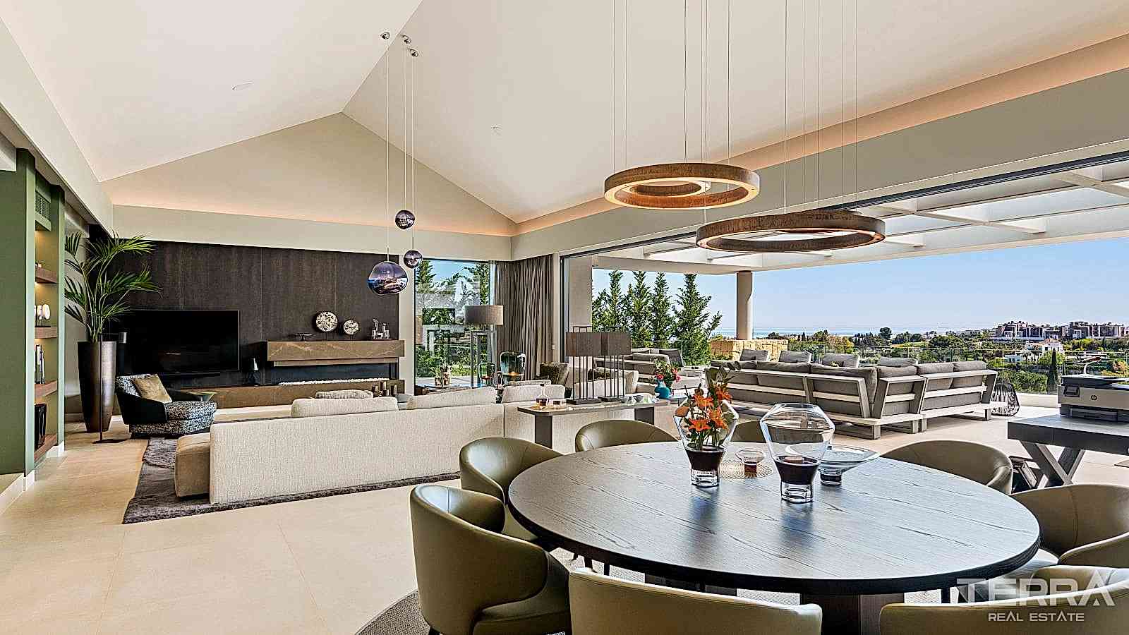 Golf Villa for Sale in Benahavís, Costa del Sol, Spain - 120169