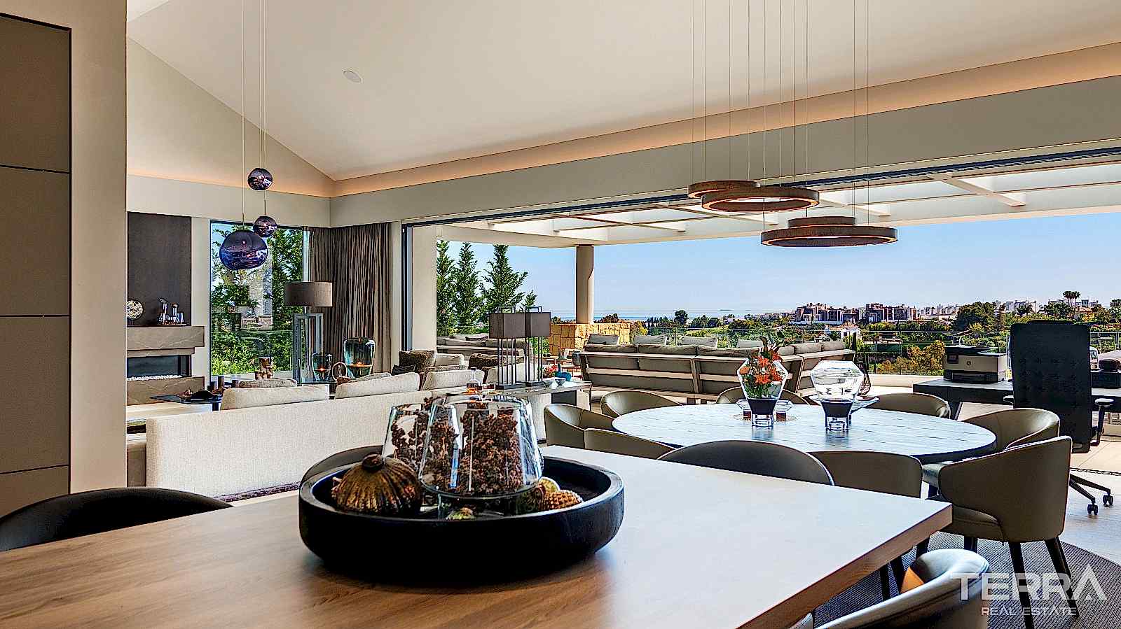 Golf Villa for Sale in Benahavís, Costa del Sol, Spain - 120171