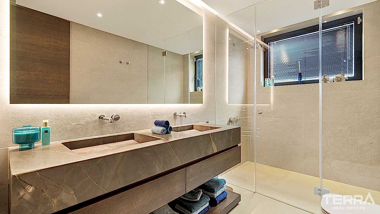 Golf Villa for Sale in Benahavís, Costa del Sol, Spain - 120180