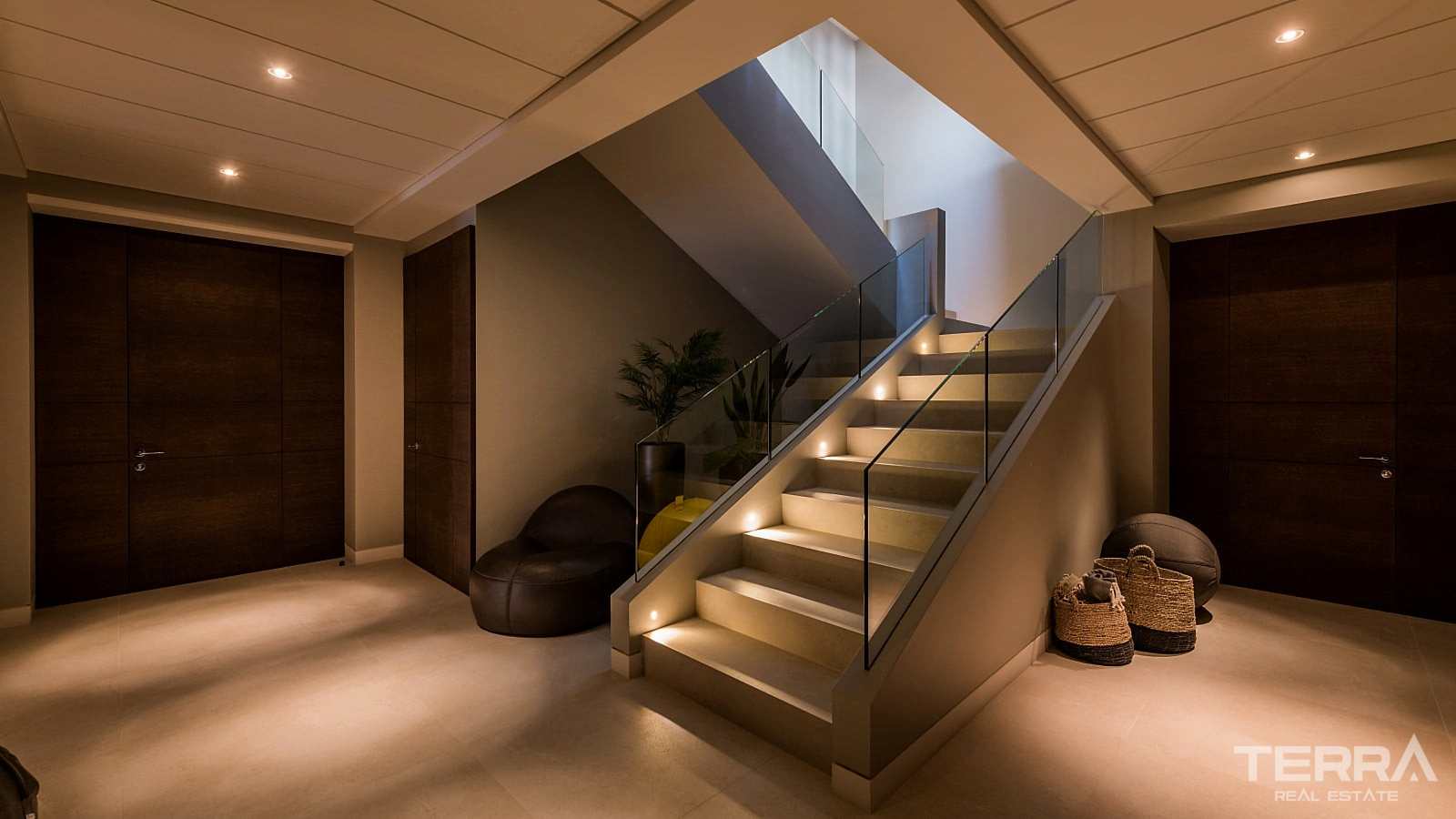 Golf Villa for Sale in Benahavís, Costa del Sol, Spain - 120188