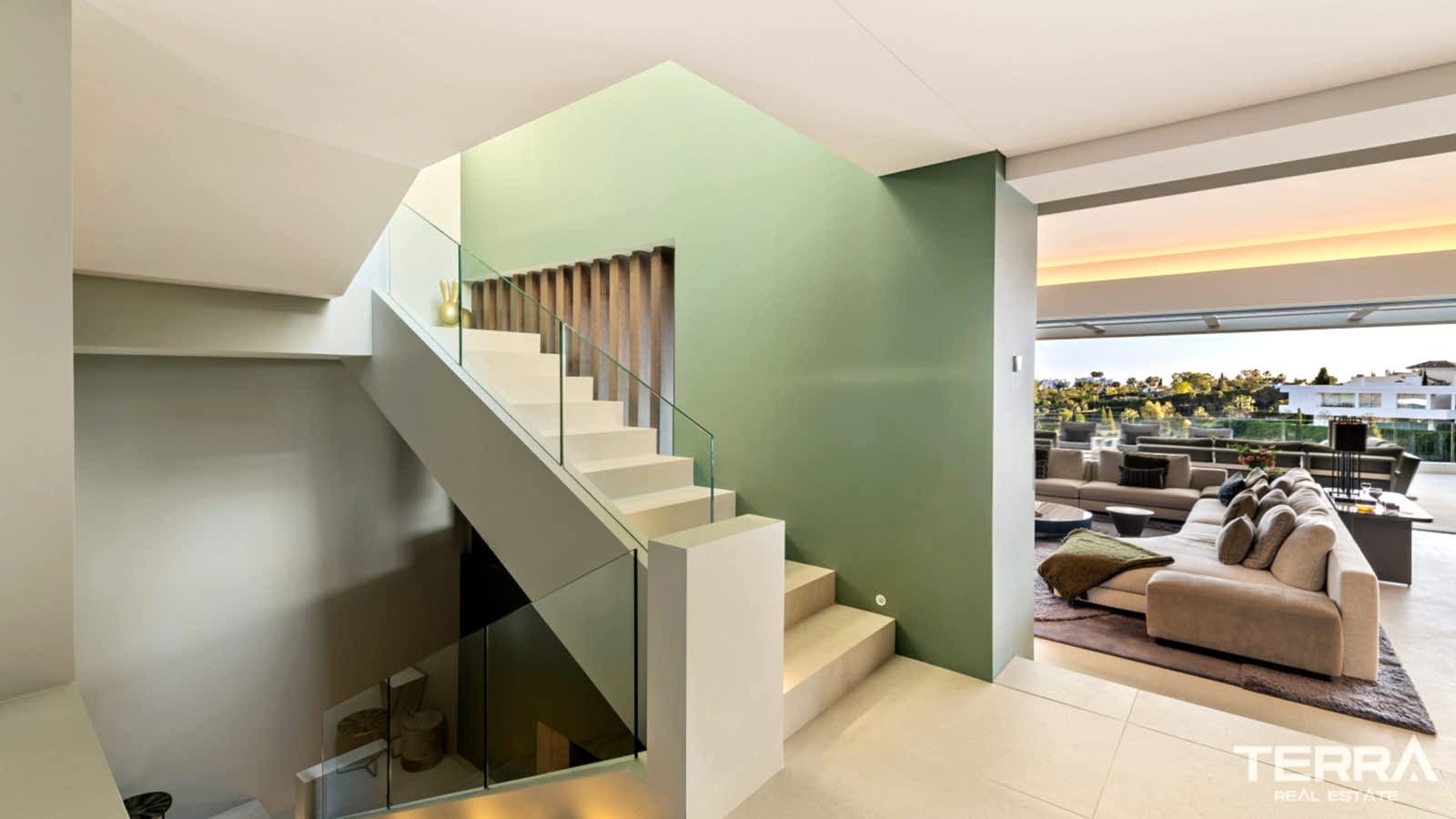 Golf Villa for Sale in Benahavís, Costa del Sol, Spain - 120189