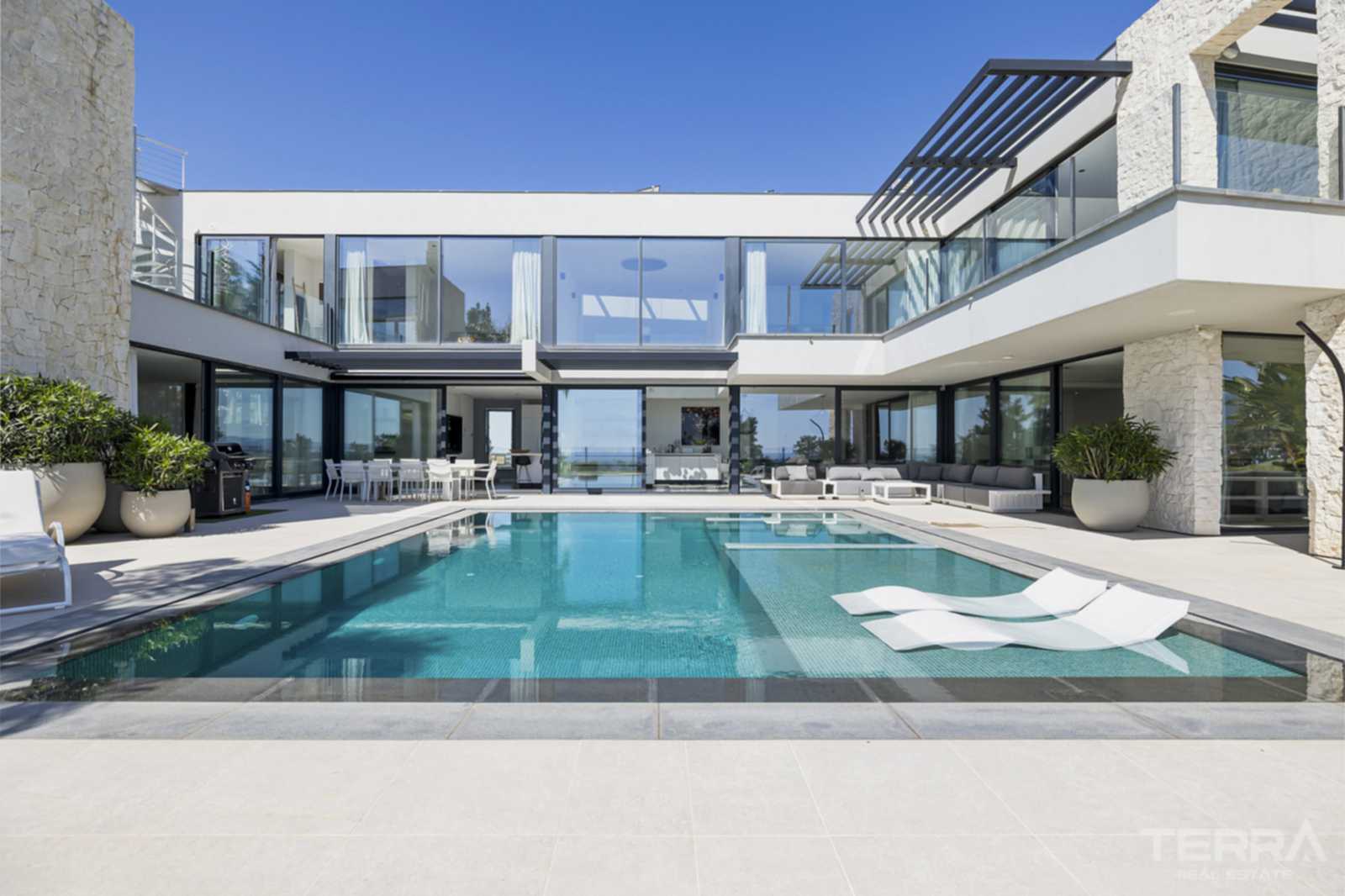 Golf Vilaa for Sale in Benahavís, Costa del Sol, Spain - 120196