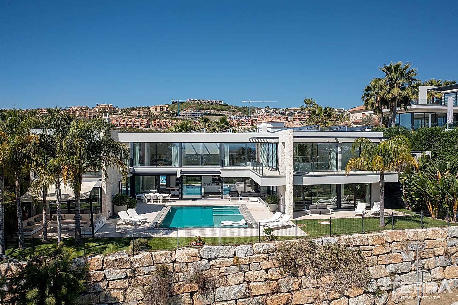 Golf Vilaa for Sale in Benahavís, Costa del Sol, Spain - 120197