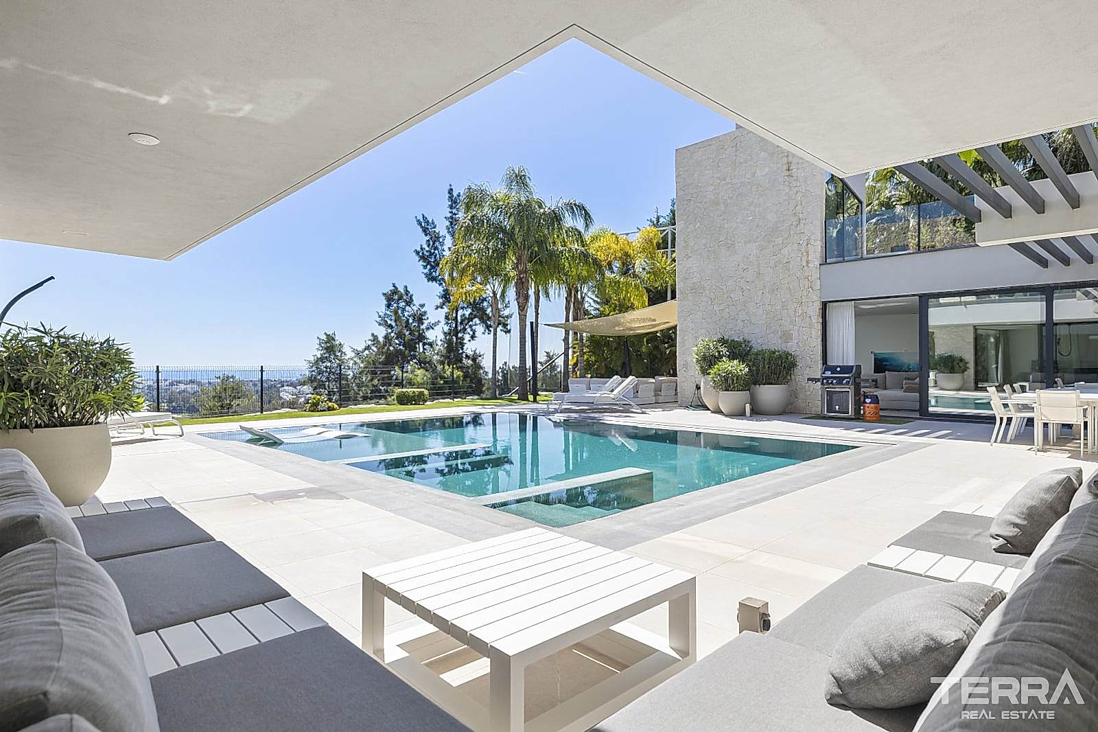 Golf Vilaa for Sale in Benahavís, Costa del Sol, Spain - 120202