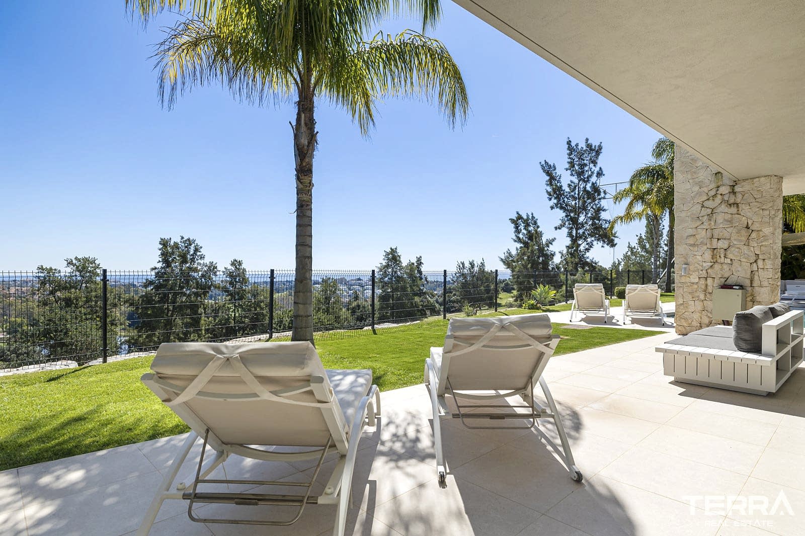Golf Vilaa for Sale in Benahavís, Costa del Sol, Spain - 120203