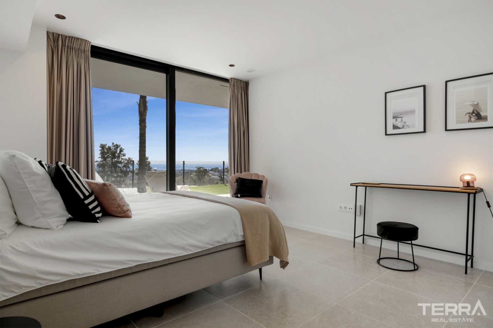 Golf Vilaa for Sale in Benahavís, Costa del Sol, Spain - 120220