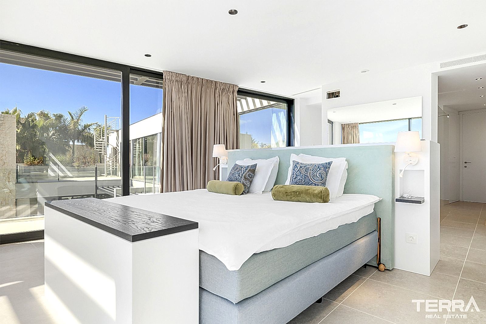 Golf Vilaa for Sale in Benahavís, Costa del Sol, Spain - 120221