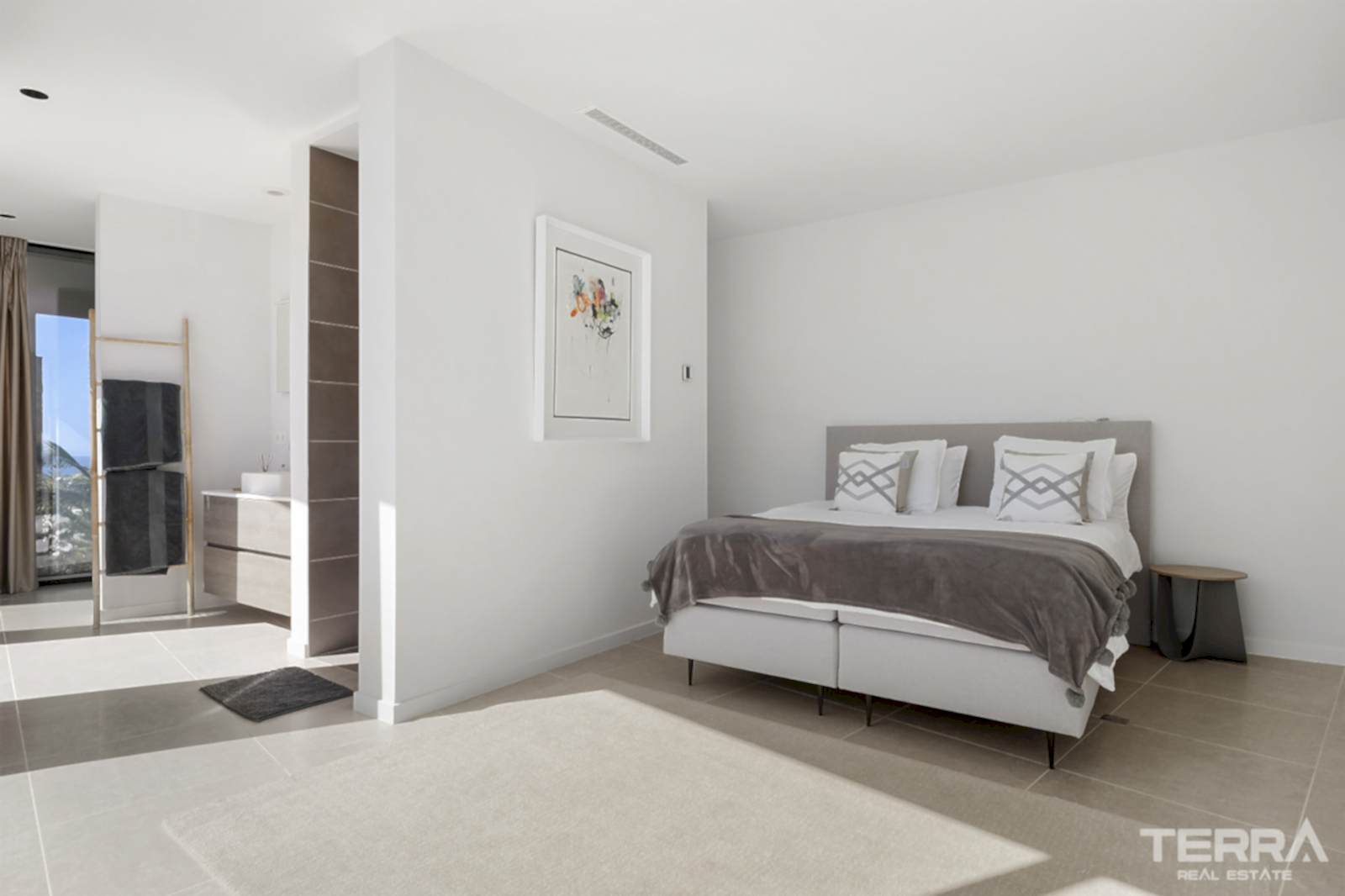 Golf Vilaa for Sale in Benahavís, Costa del Sol, Spain - 120225