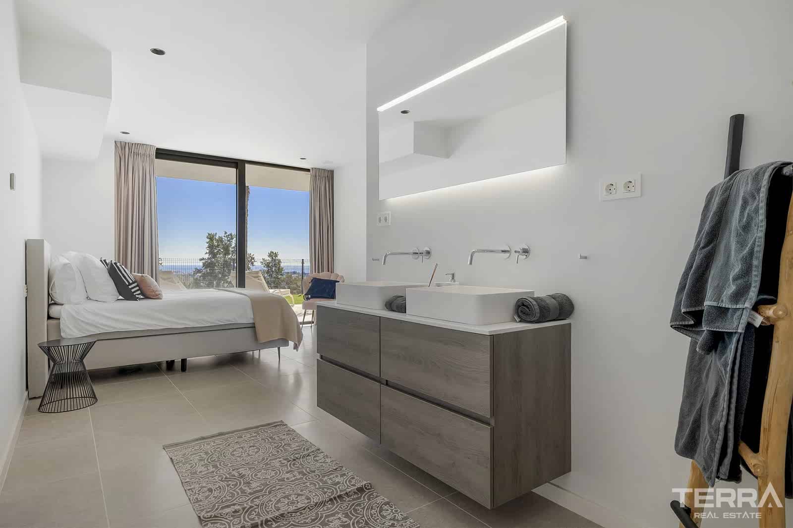 Golf Vilaa for Sale in Benahavís, Costa del Sol, Spain - 120227